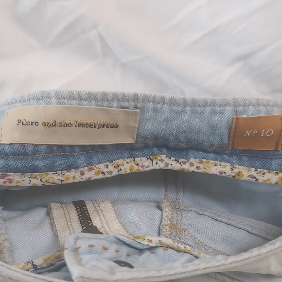 Pilcro and the Letterpress Cream Front-Zip Pencil Skirt - Picture 5 of 6